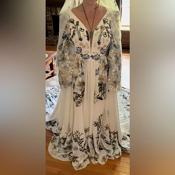 Flora & Lane “Flora” non traditional wedding dress - size 10 - Picture 8 of 8